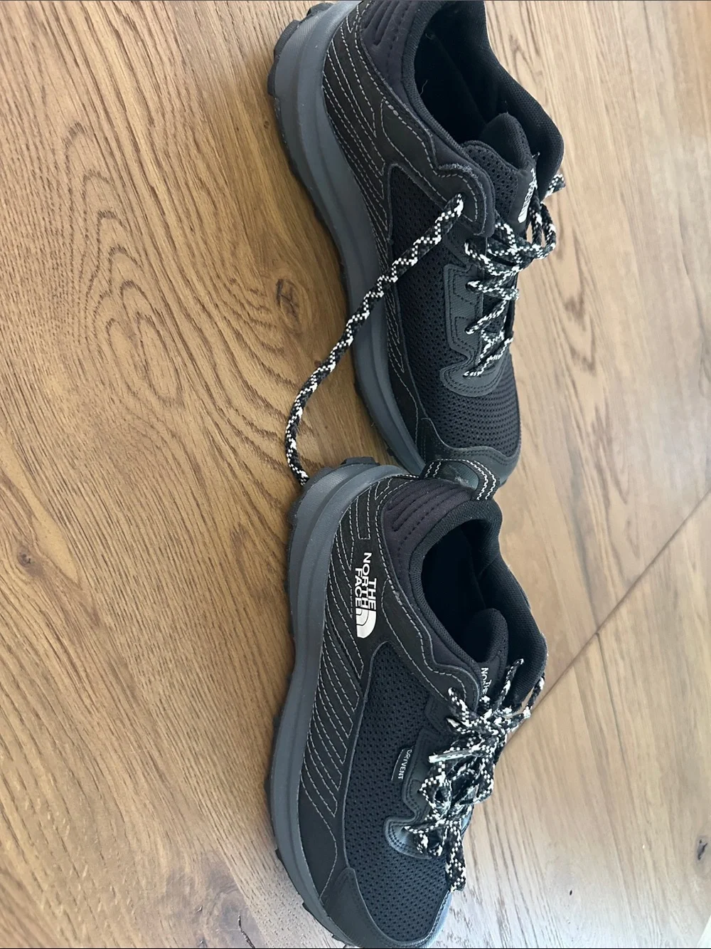 The North Face Youth Fastpack Hiker Waterproof shoes